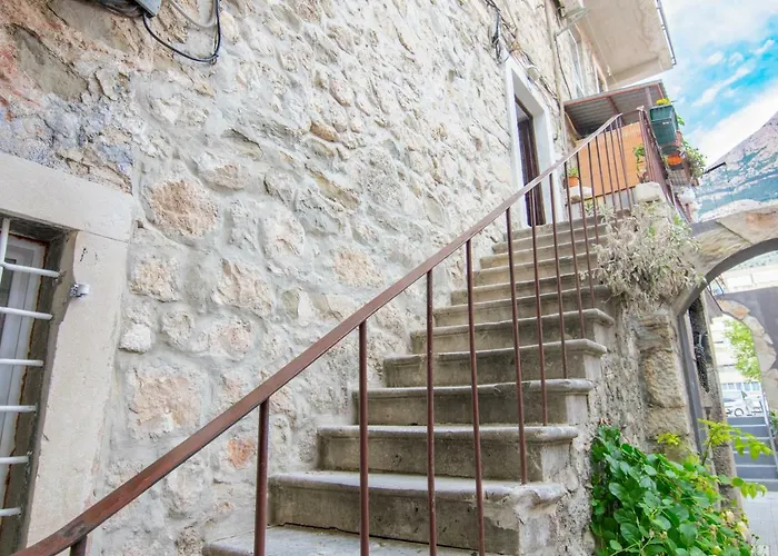 Ivana * Μακάρσκα